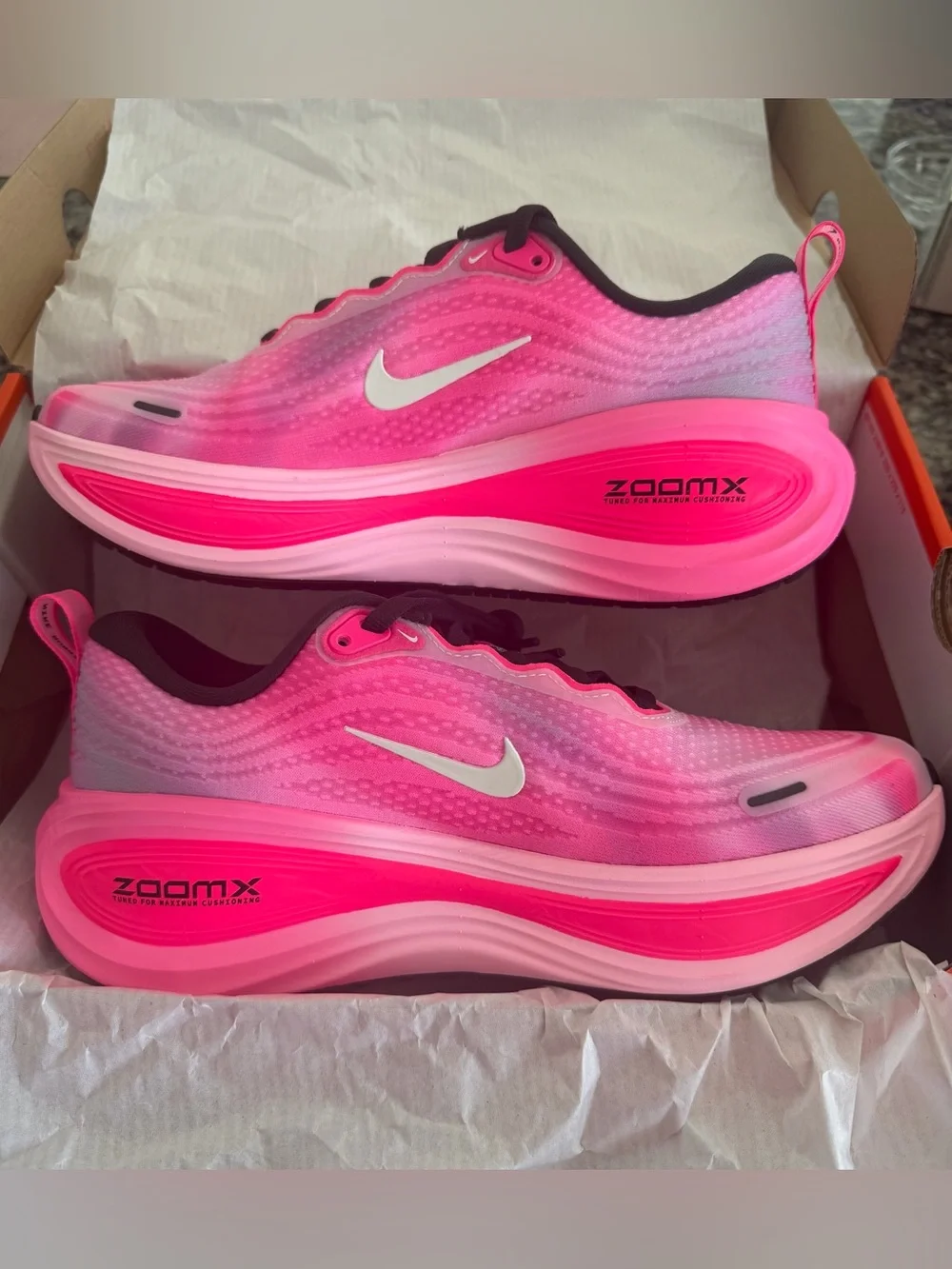 NIB! Nike Vomero Plus Running Shoes Sneakers Pearl Pink / Summit White MSRP $180